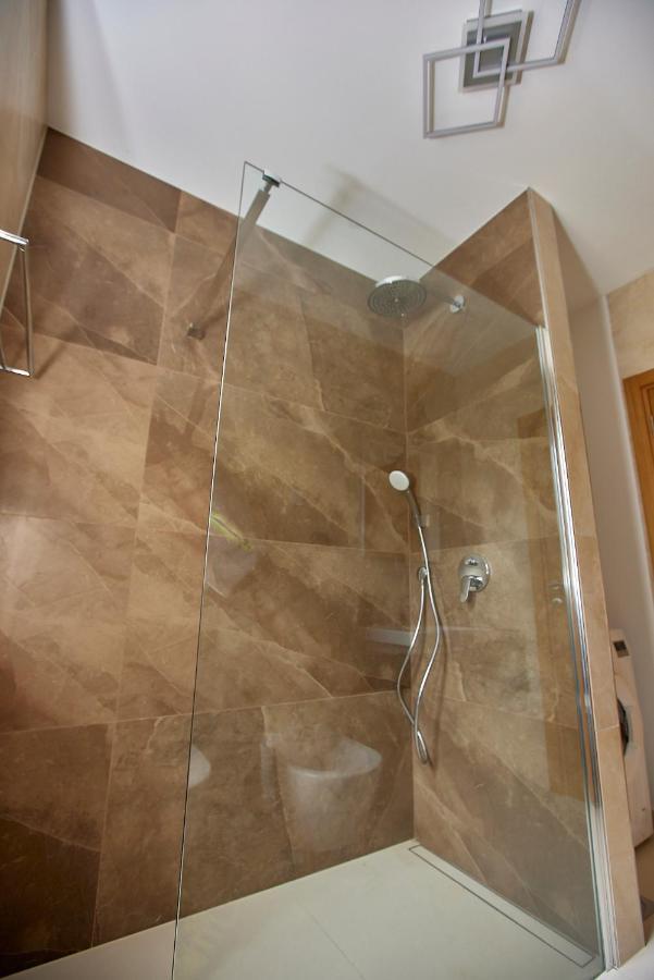 Donji Okrug  L&L Luxury Apartment 1 מראה חיצוני תמונה